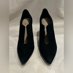 Vince Camuto Black Leather Heels 9M